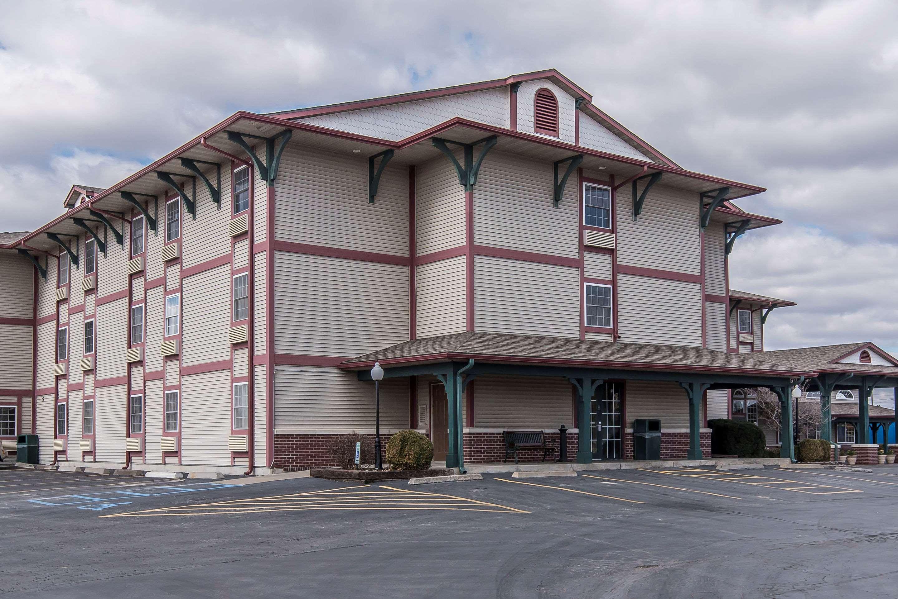 Comfort Inn Marshall Station Exterior photo