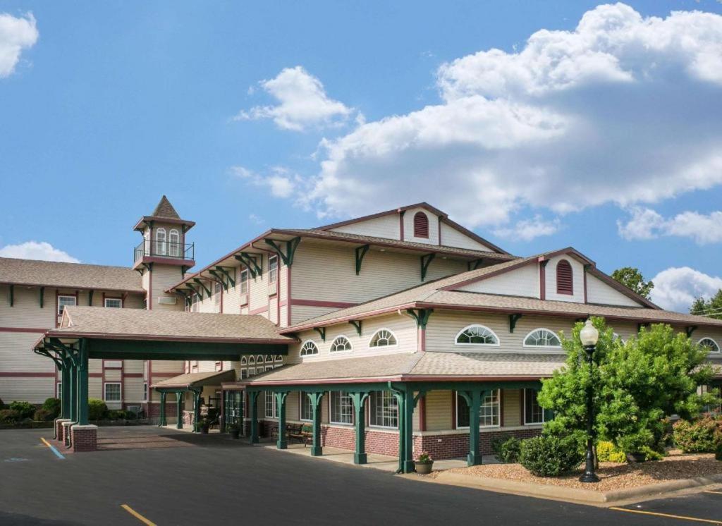 Comfort Inn Marshall Station Exterior photo